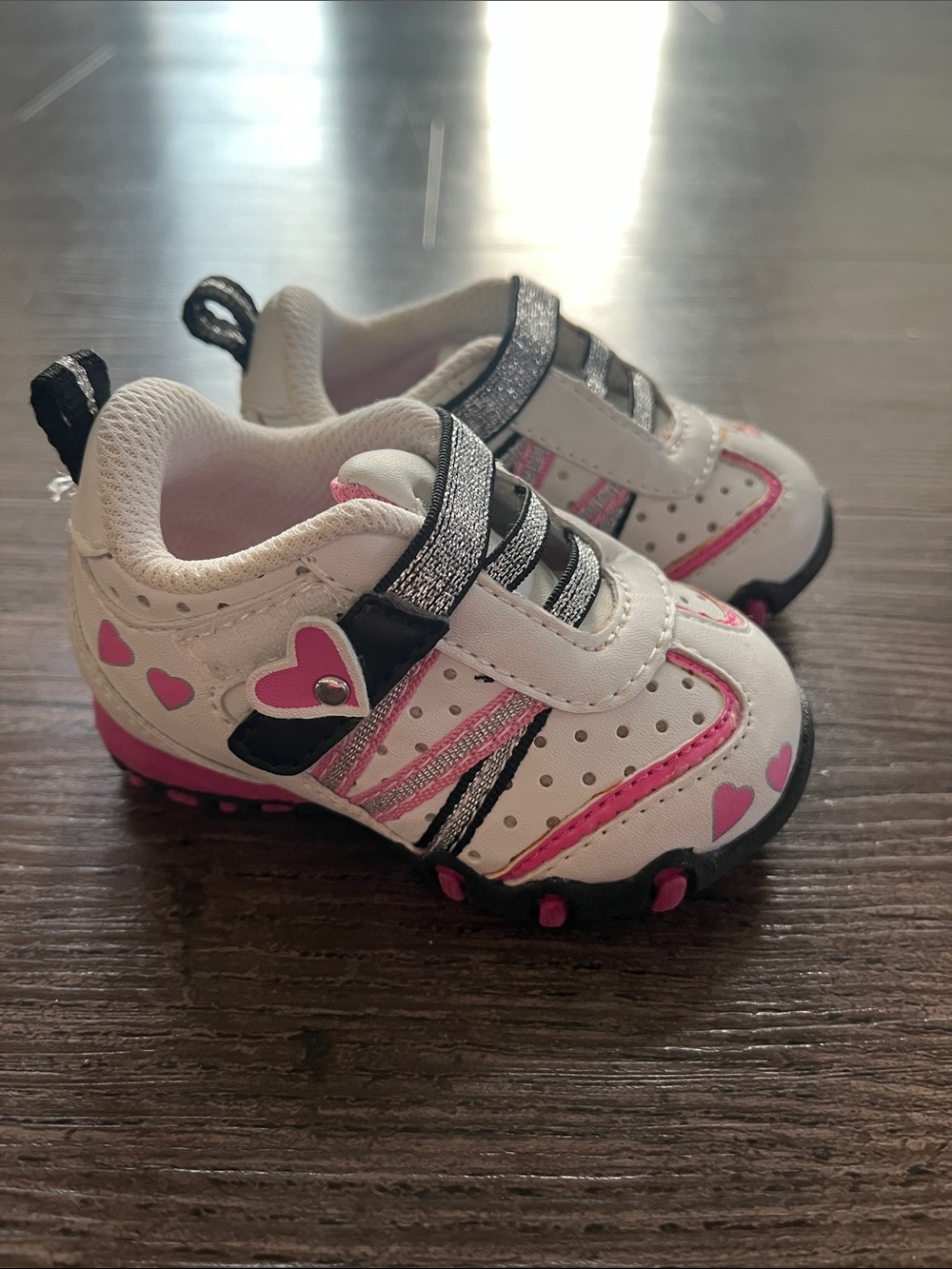 Baby Girl George White & Pink Heart Athletic Shoes Size 2